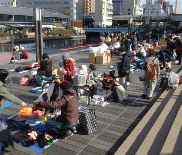 大阪市フリーマーケット 湊町リバープレイスフリーマーケット Yell